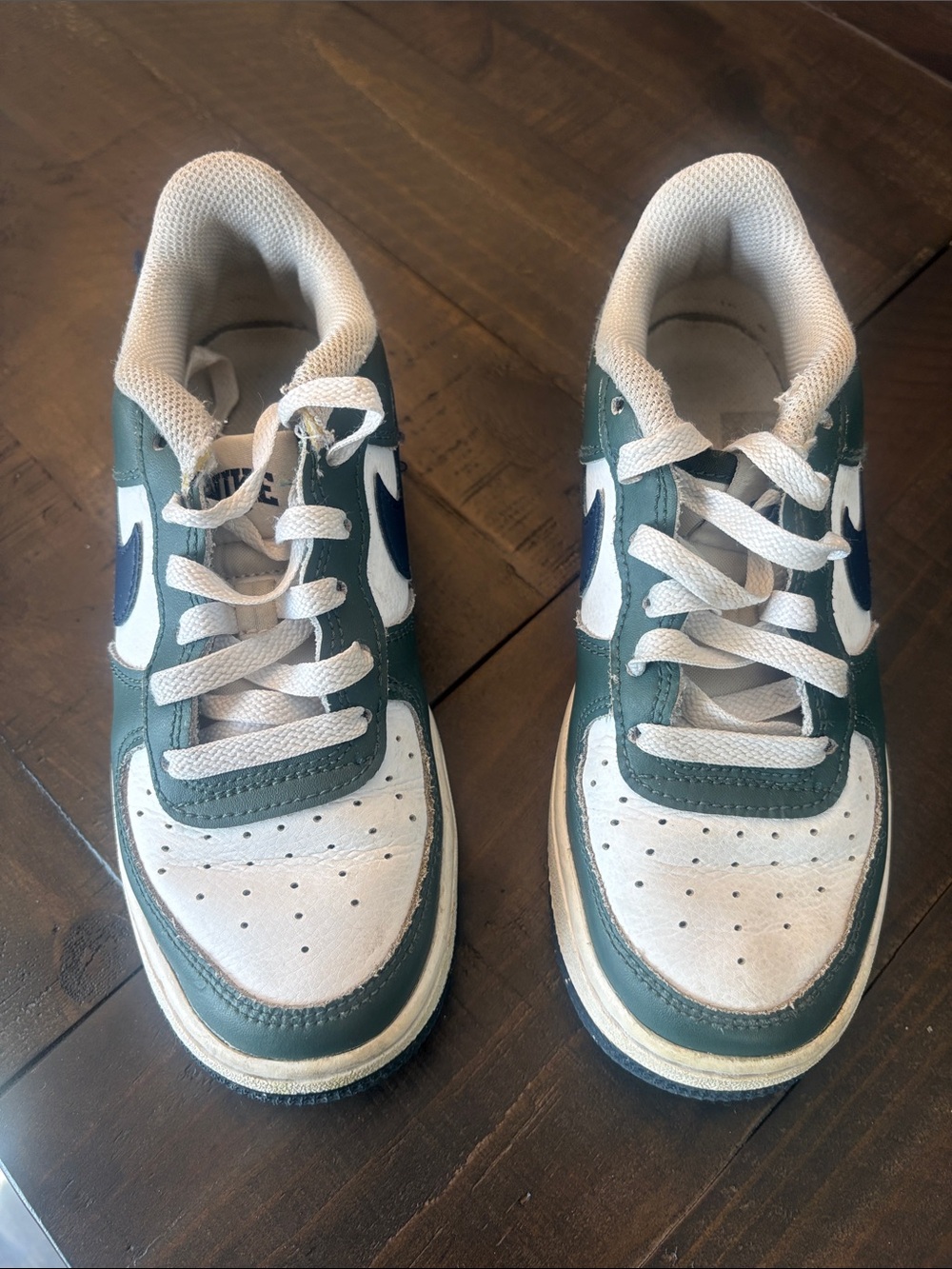 Nike Air Force 1 Low Vintage Green Obsidian boys size 3